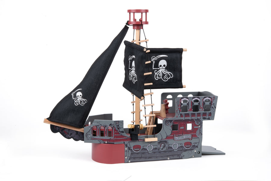 The fantastic ship + 2 free figurines